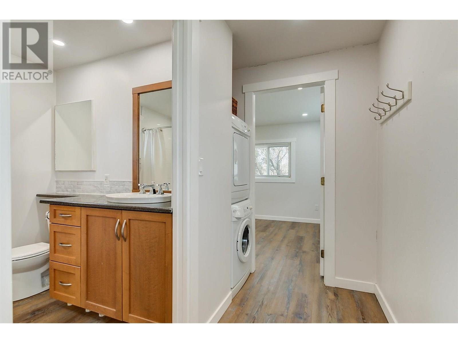 2547 Sexsmith Road, Kelowna, British Columbia  V1V 2G6 - Photo 48 - 10339054