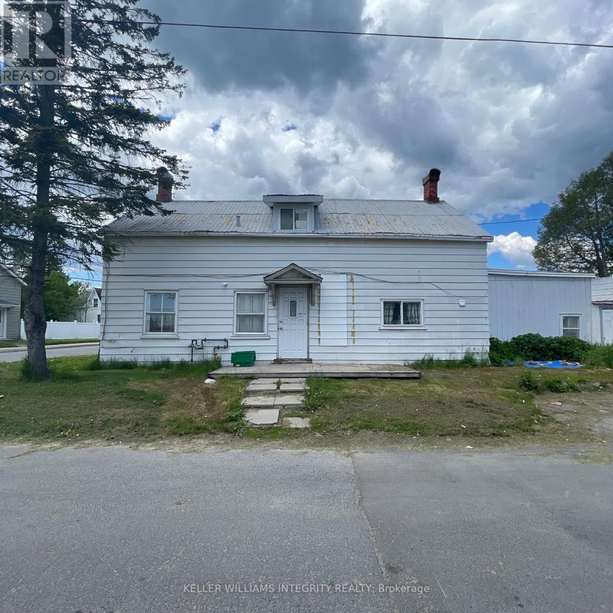 403 Rideau Street, North Grenville, Ontario  K0G 1J0 - Photo 3 - X12228037
