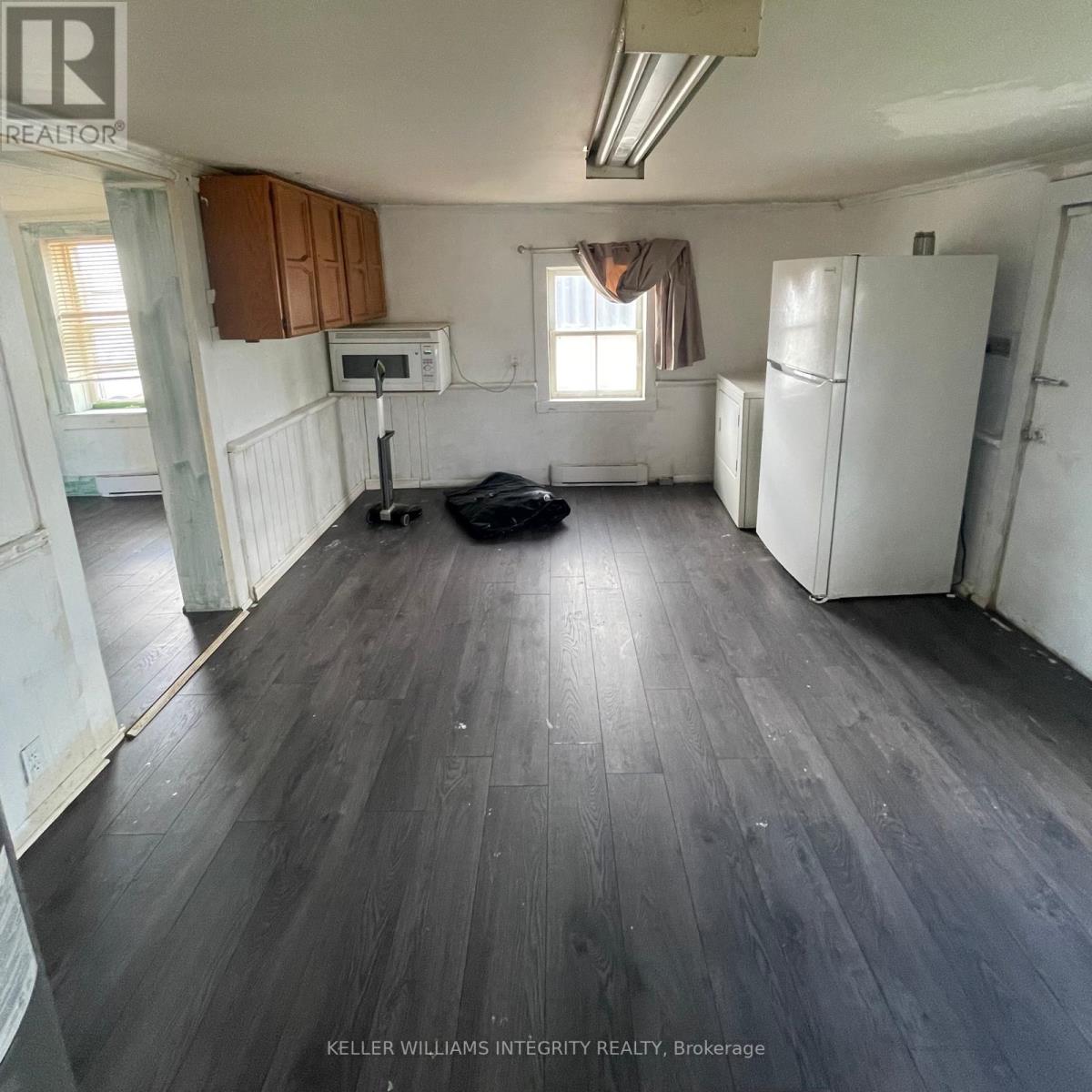 403 Rideau Street, North Grenville, Ontario  K0G 1J0 - Photo 6 - X12228037