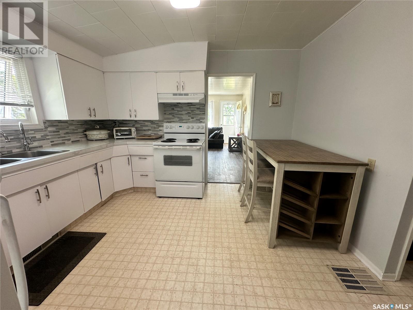 510 7th Street E, Wynyard, Saskatchewan  S0A 4T0 - Photo 13 - SK008933