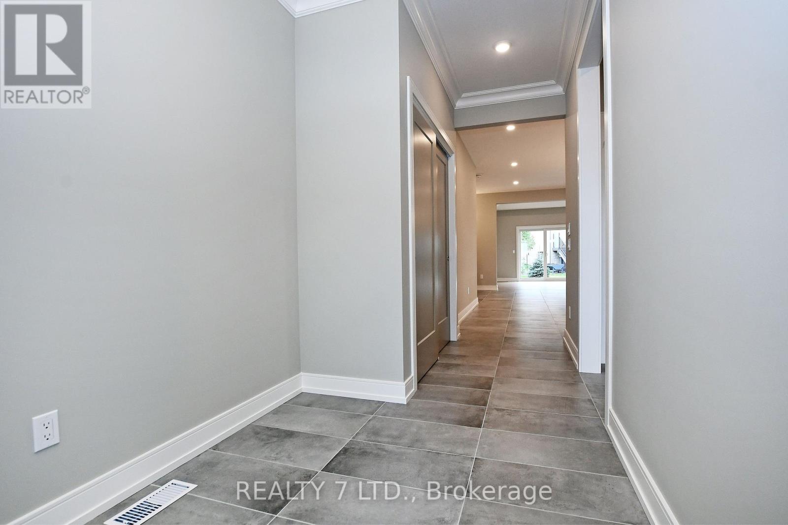 Property at 566 OLD COURSE TRAIL image 5