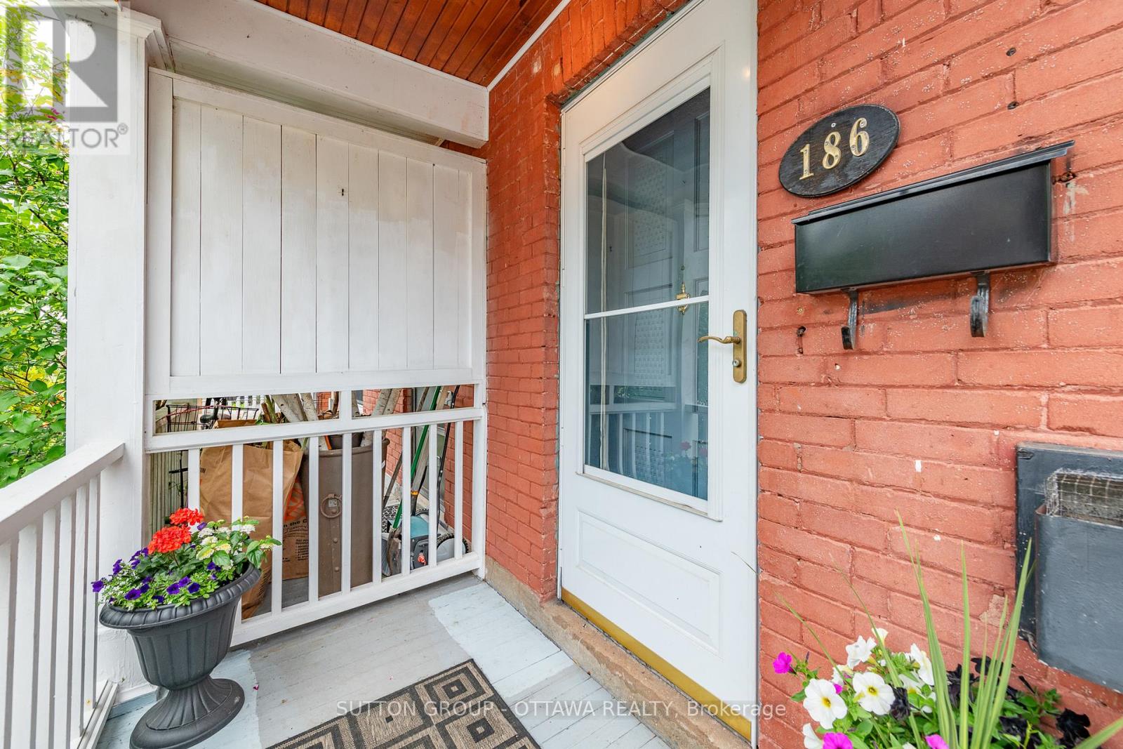 Property at 186 MCGILLIVRAY STREET image 2