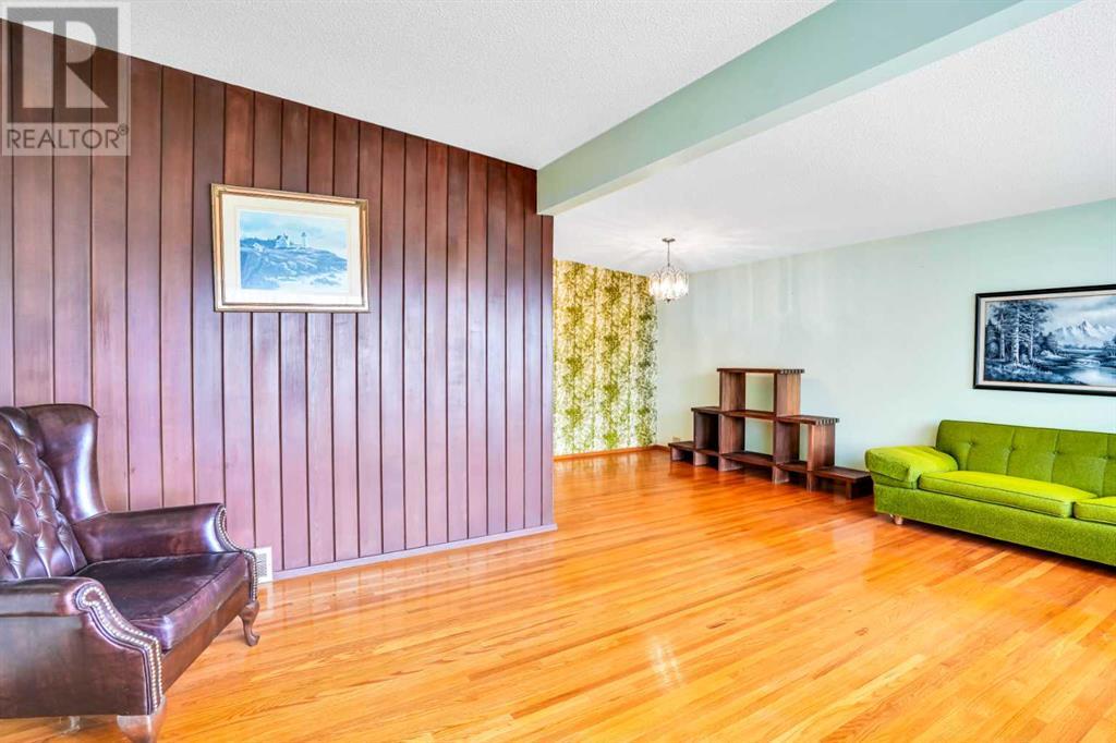 Property at 924 Mayland Drive NE image 4