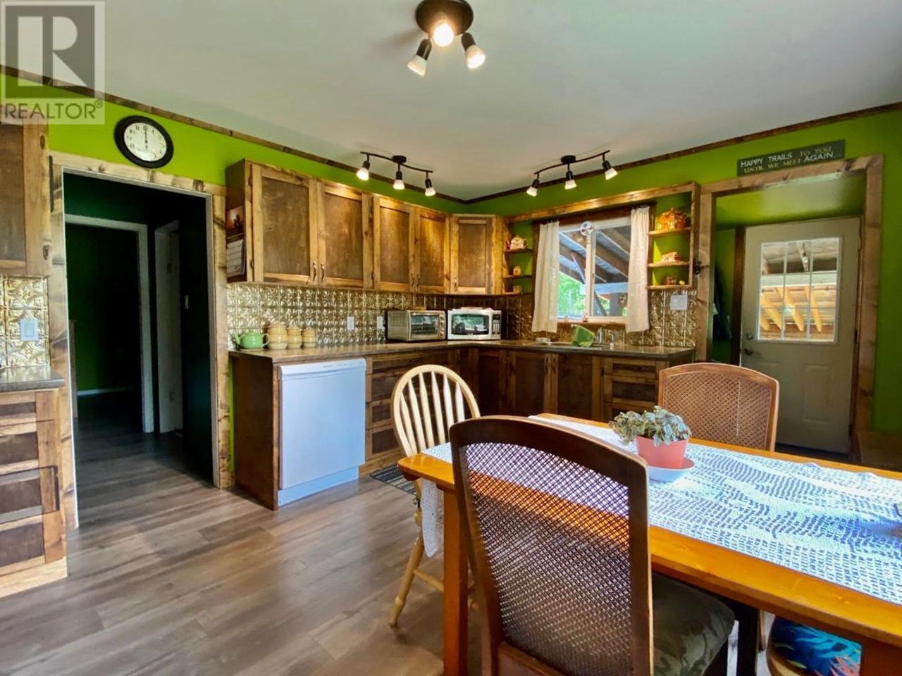 435 Webber Road, Clearwater, British Columbia  V0E 1N0 - Photo 4 - 10350936