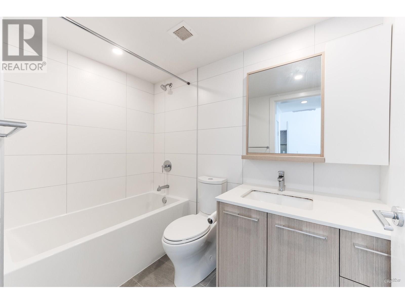 305 9888 University Crescent, Burnaby, British Columbia  V5A 0G4 - Photo 4 - R3013820