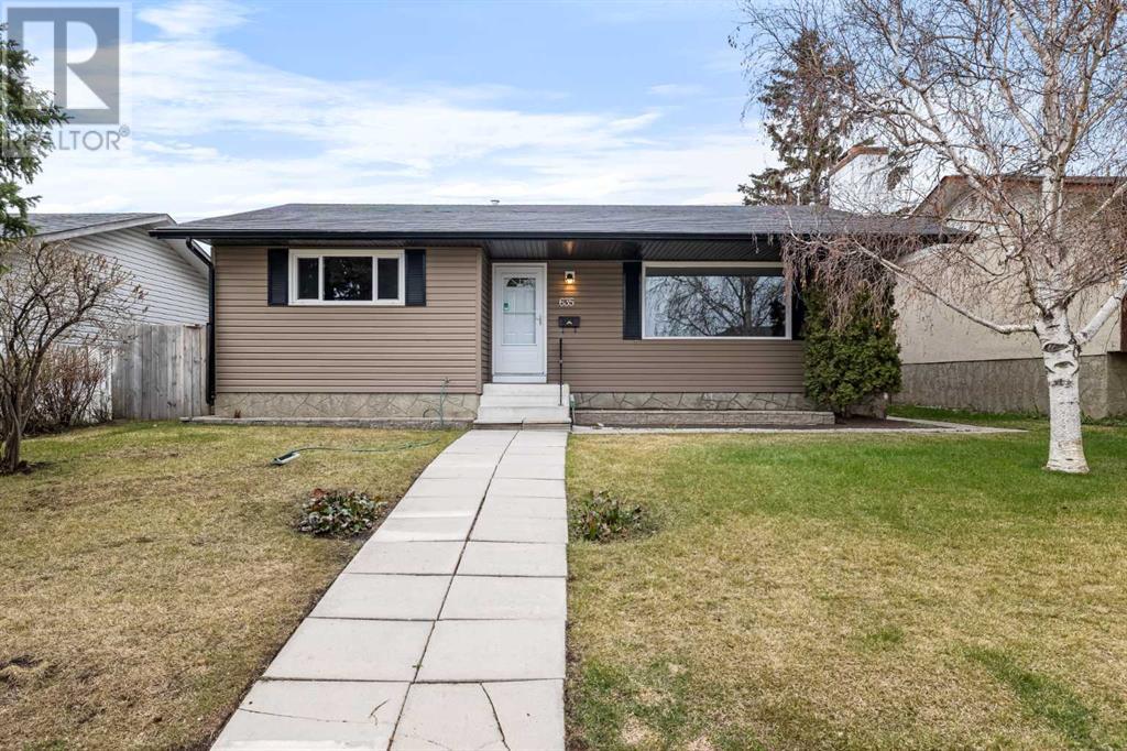 Property at 635 Penbrooke Road SE image 1