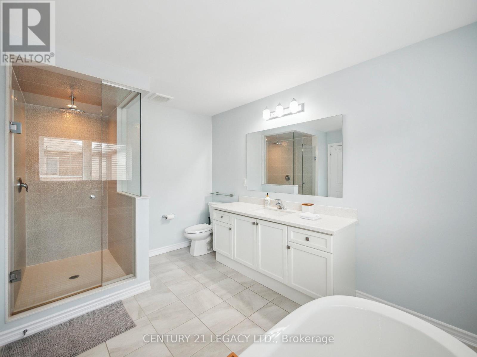 53 Chessington Avenue, East Gwillimbury, Ontario  L9N 0R5 - Photo 16 - N12228162