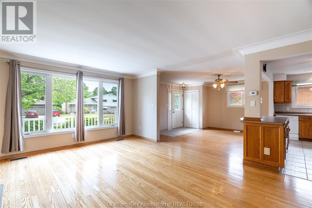 Property at 34 Wyandott STREET image 5