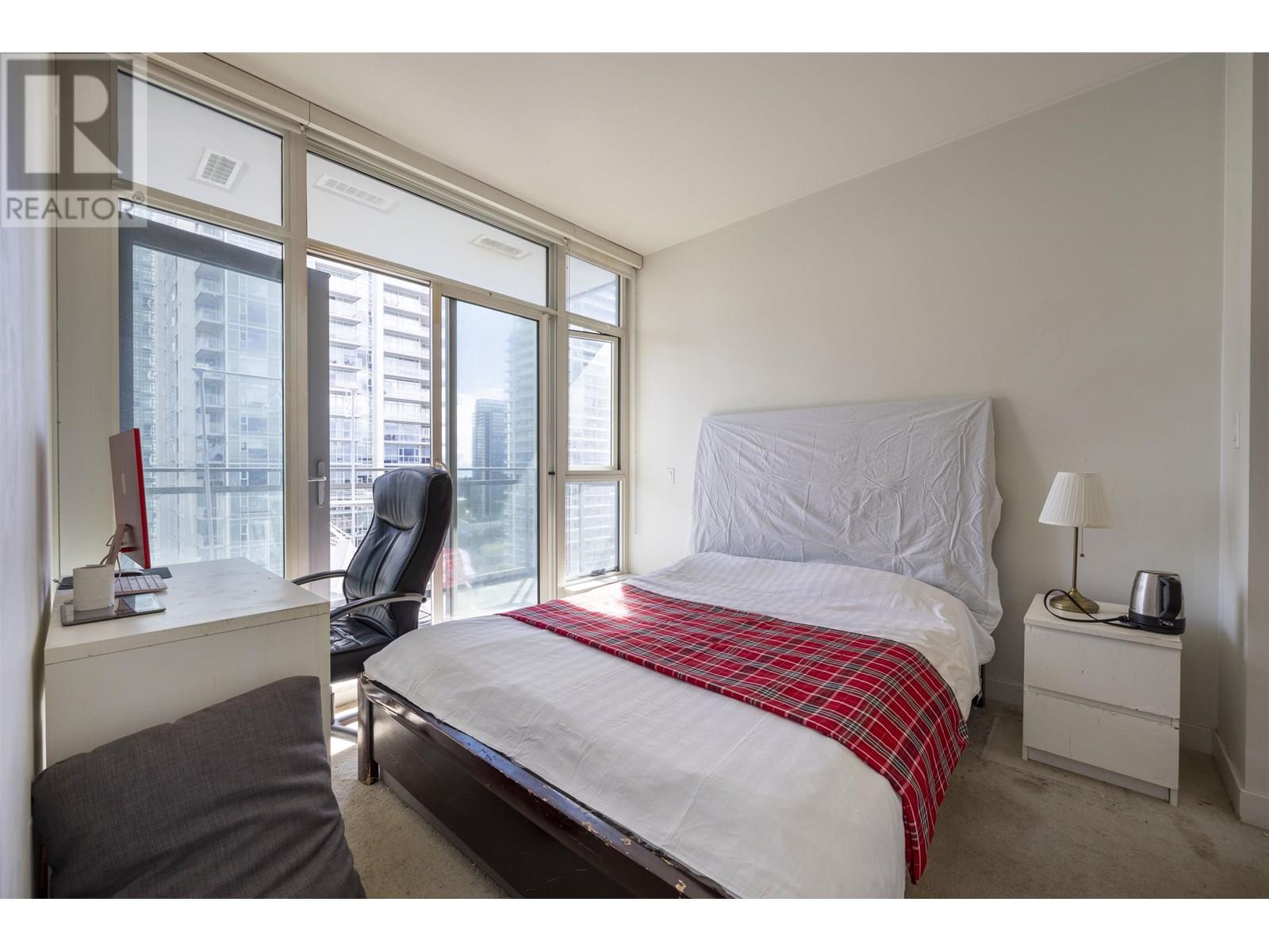 Listing Picture 2 of 13 : 2510 4688 KINGSWAY, Burnaby / 本拿比 - 魯藝地產 Yvonne Lu Group - MLS Medallion Club Member