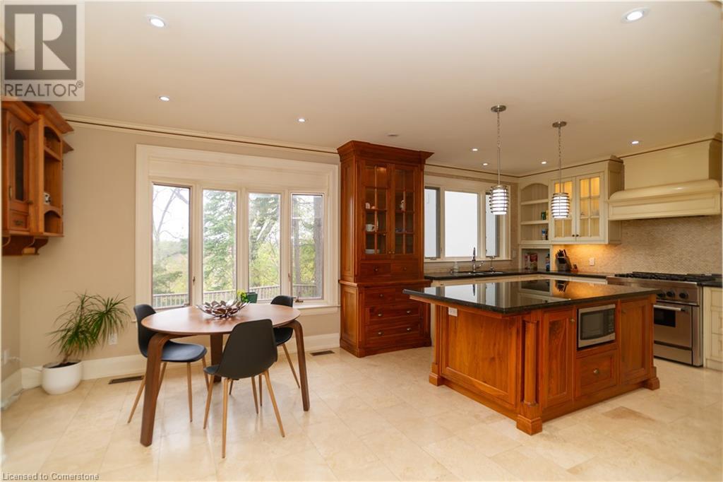 Property at 136 HUMBERCREST Boulevard image 3