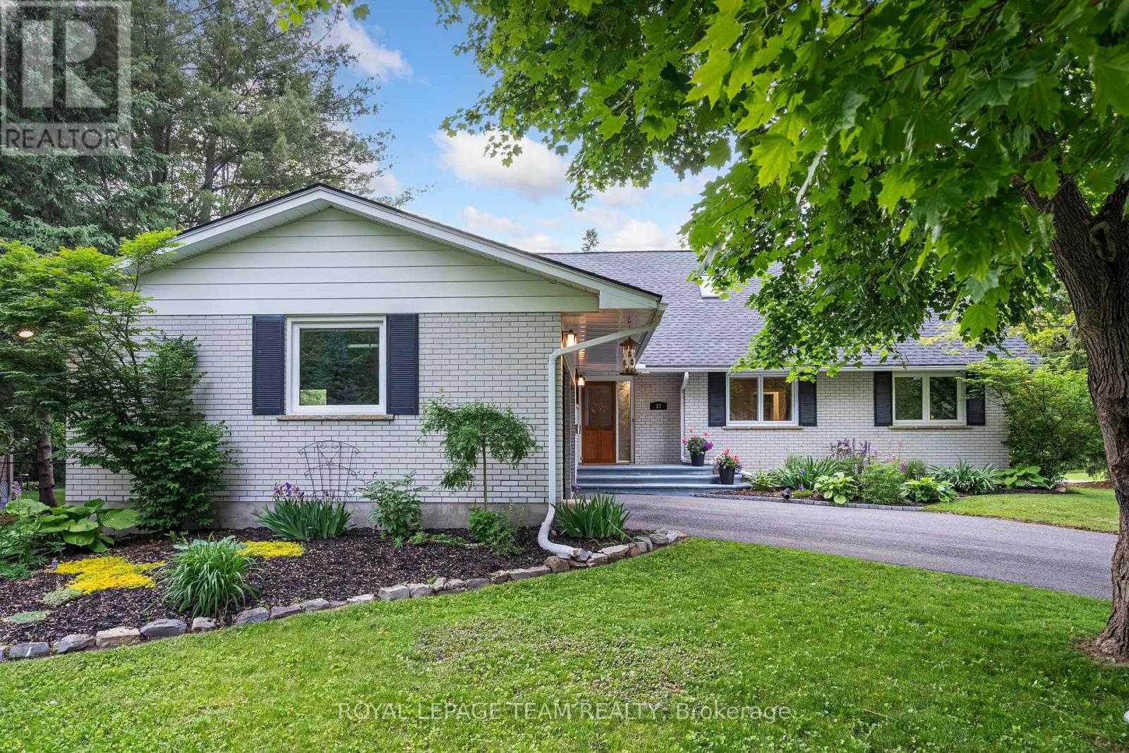 Property at 37 PROMENADE AVENUE image 2
