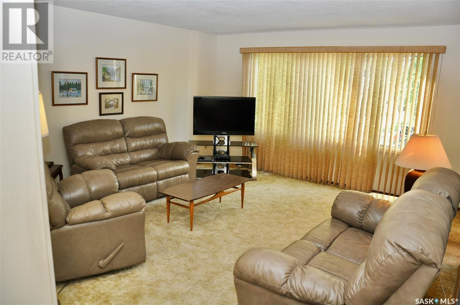 Property at 38 Leddy CRESCENT image 4