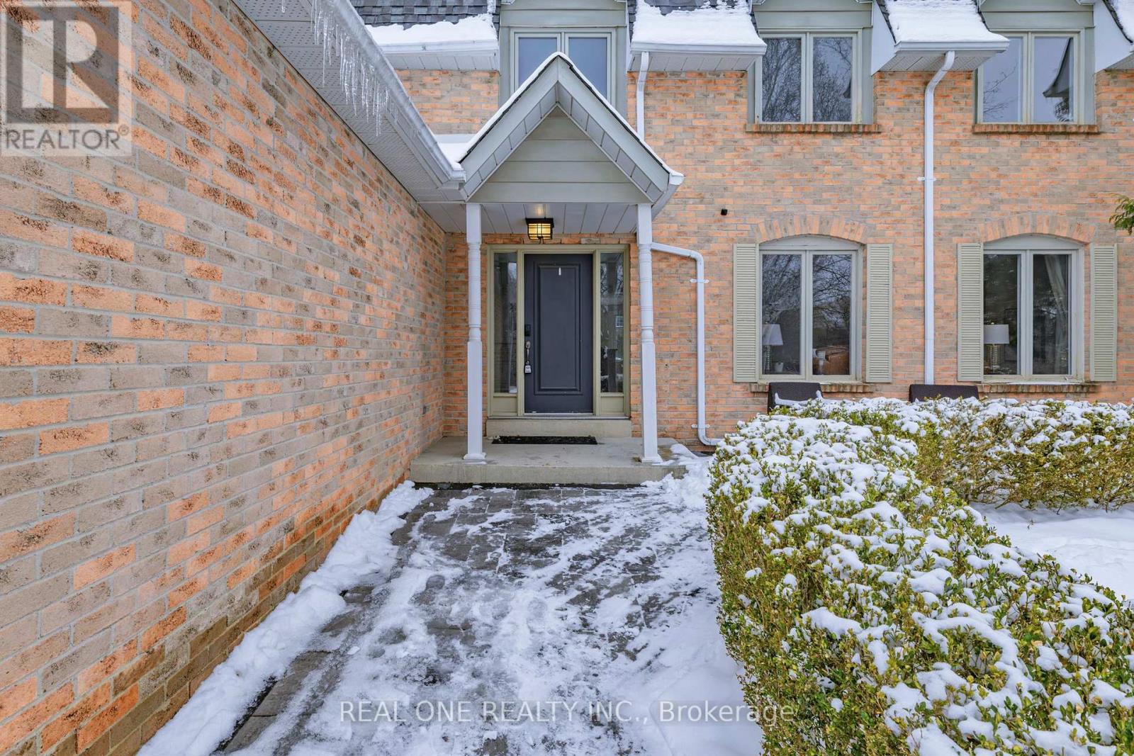 Property at 27 AITKEN CIRCLE image 2