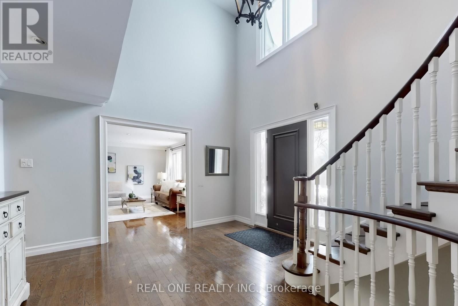 Property at 27 AITKEN CIRCLE image 3