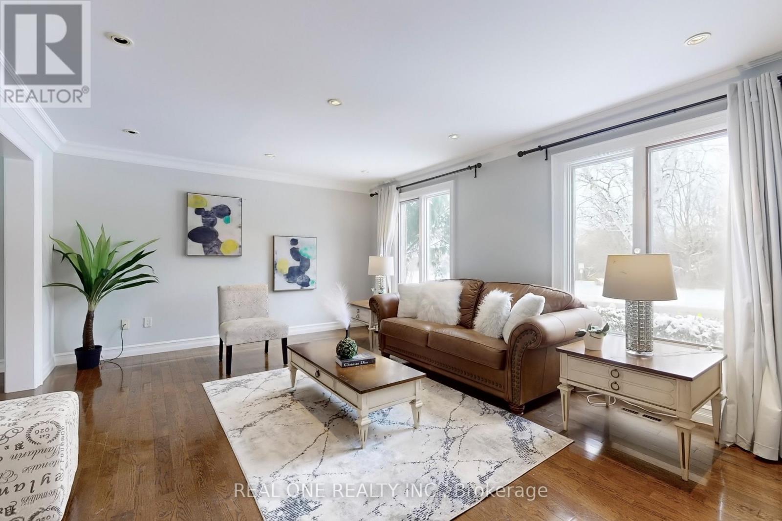 Property at 27 AITKEN CIRCLE image 4
