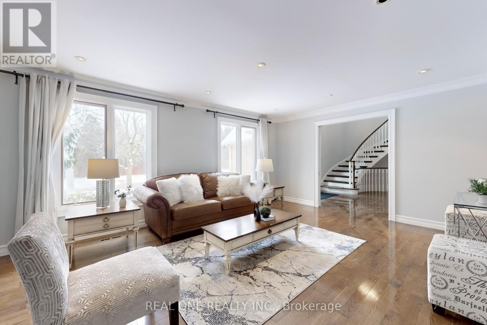 Property at 27 AITKEN CIRCLE image 5