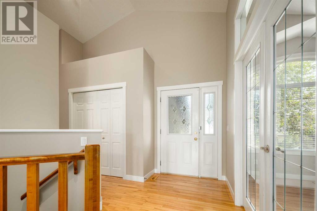 Property at 9 Royal Ridge Link NW image 2