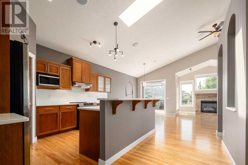 Property at 9 Royal Ridge Link NW image 3