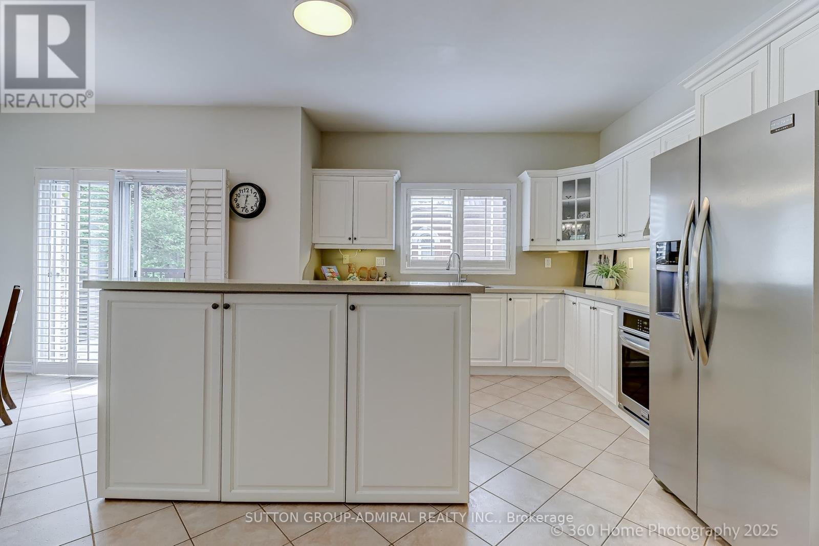 1591 Hampshire Crescent, Mississauga, Ontario  L5G 4S9 - Photo 13 - W12228223