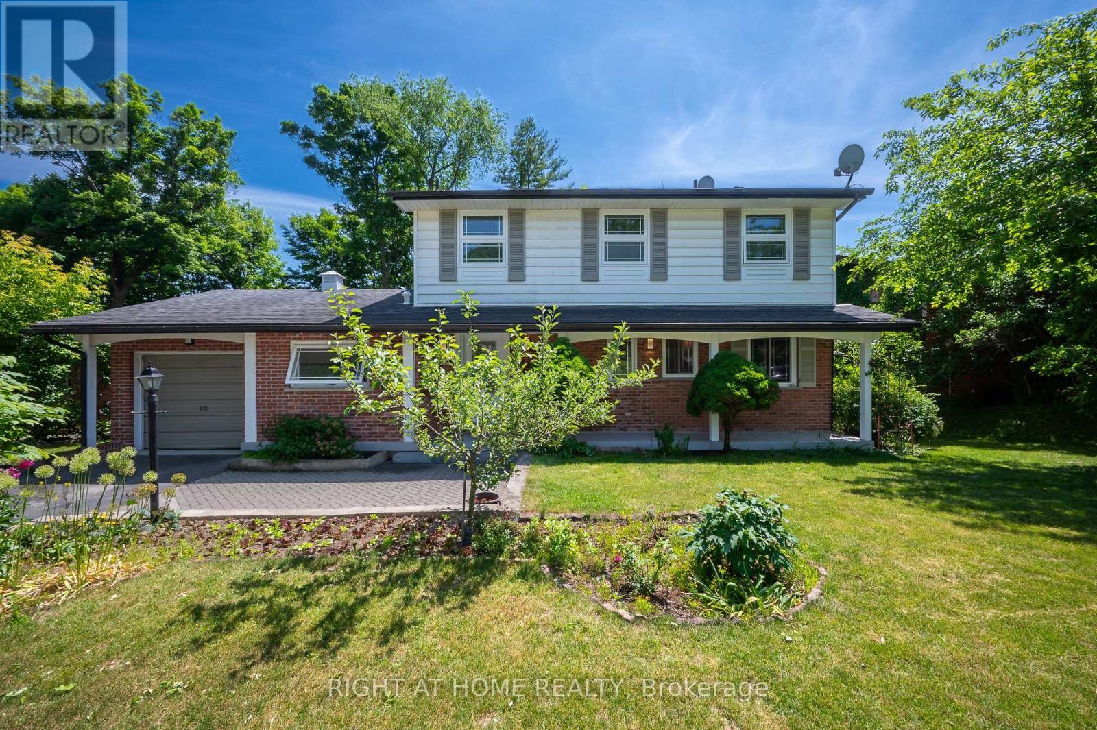 Property at 85 ROBINHOOD DRIVE image 2