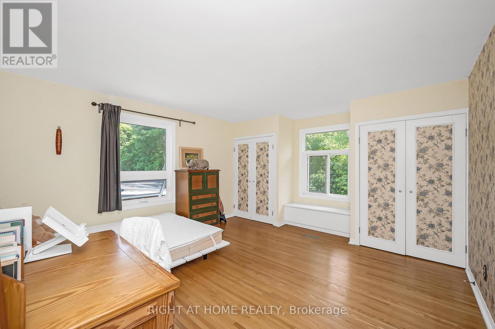 85 Robinhood Drive, Hamilton (Dundas), Ontario  L9H 4G2 - Photo 23 - X12228259