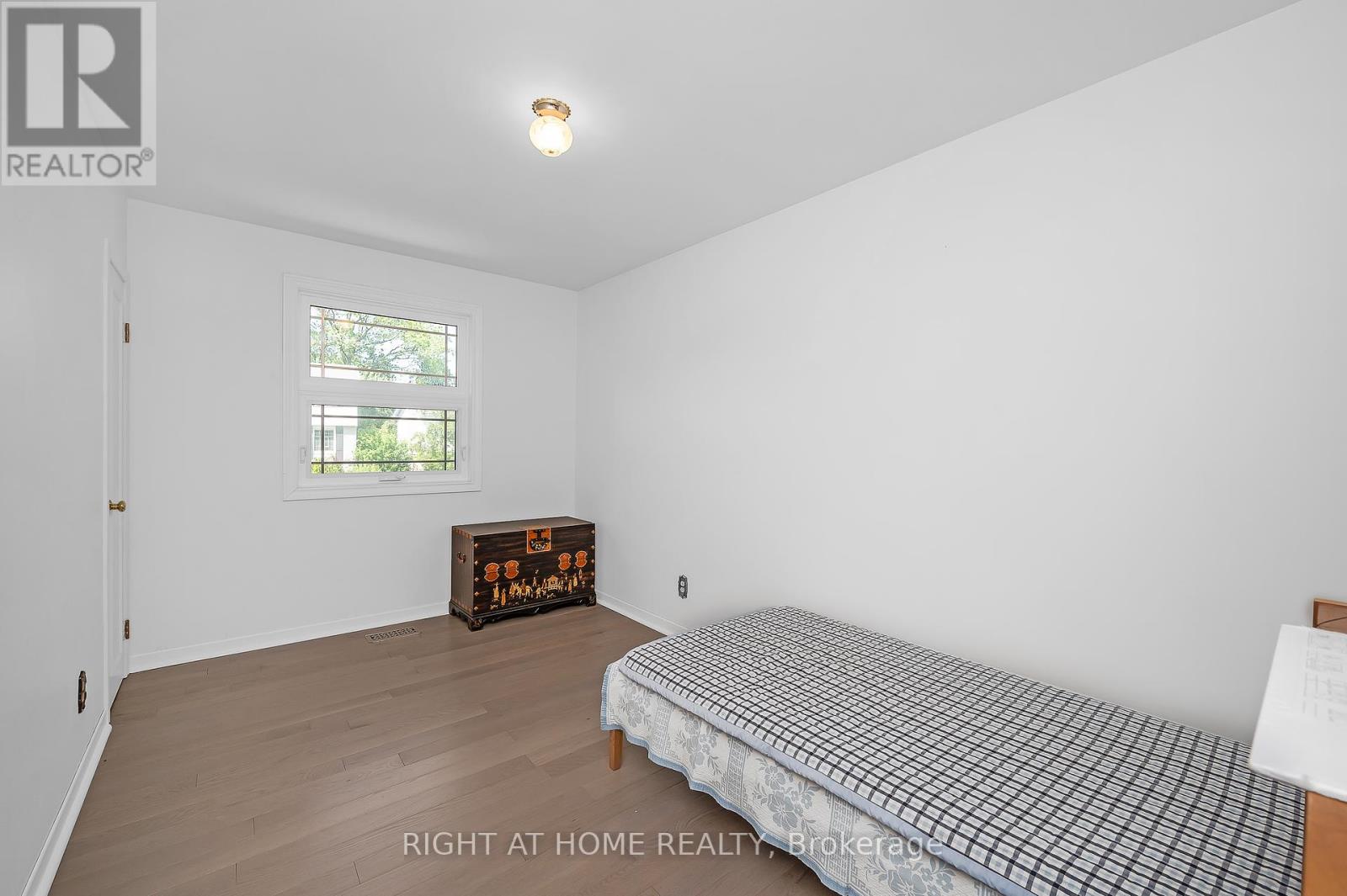 85 Robinhood Drive, Hamilton (Dundas), Ontario  L9H 4G2 - Photo 25 - X12228259