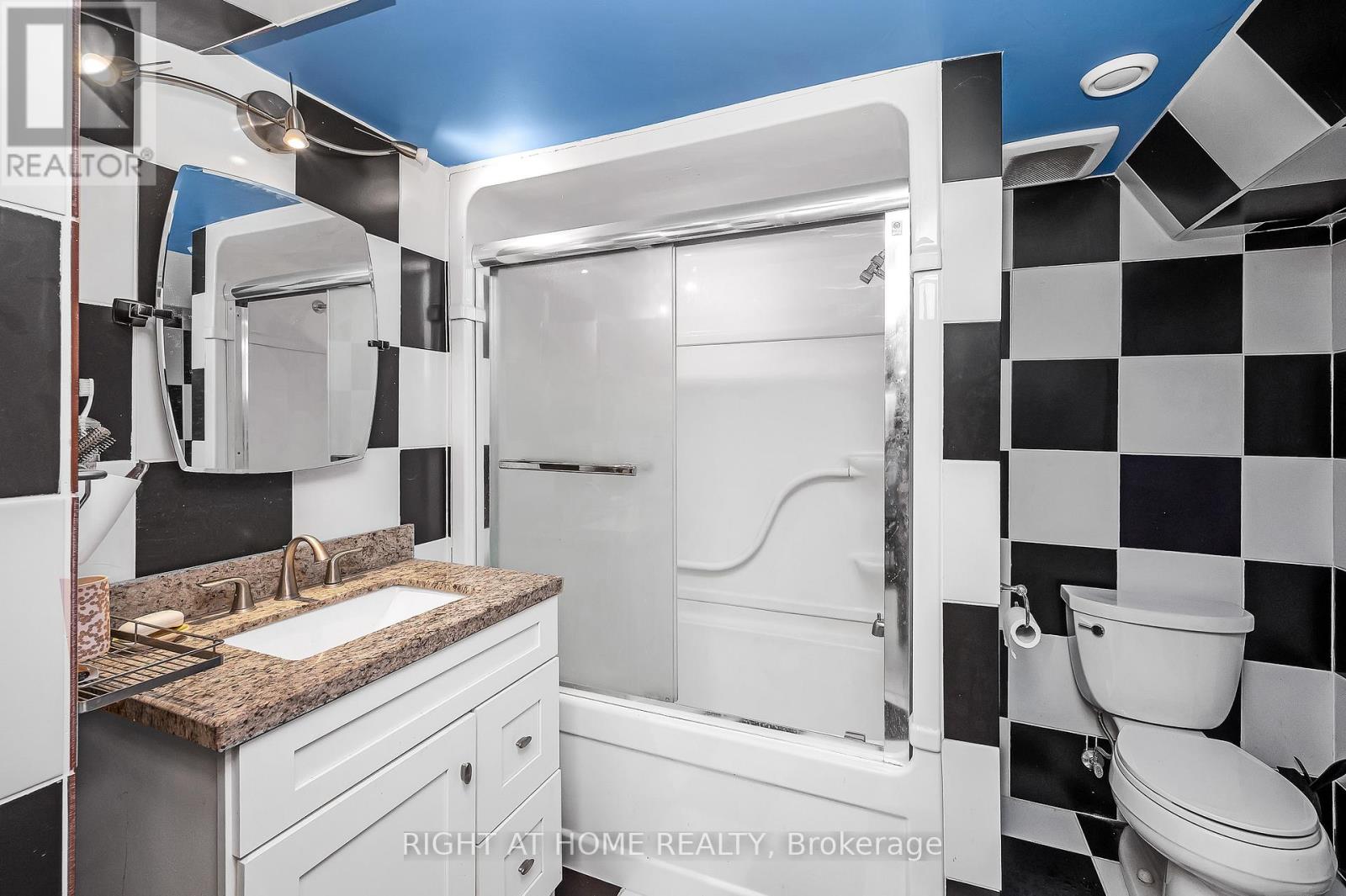 85 Robinhood Drive, Hamilton (Dundas), Ontario  L9H 4G2 - Photo 34 - X12228259