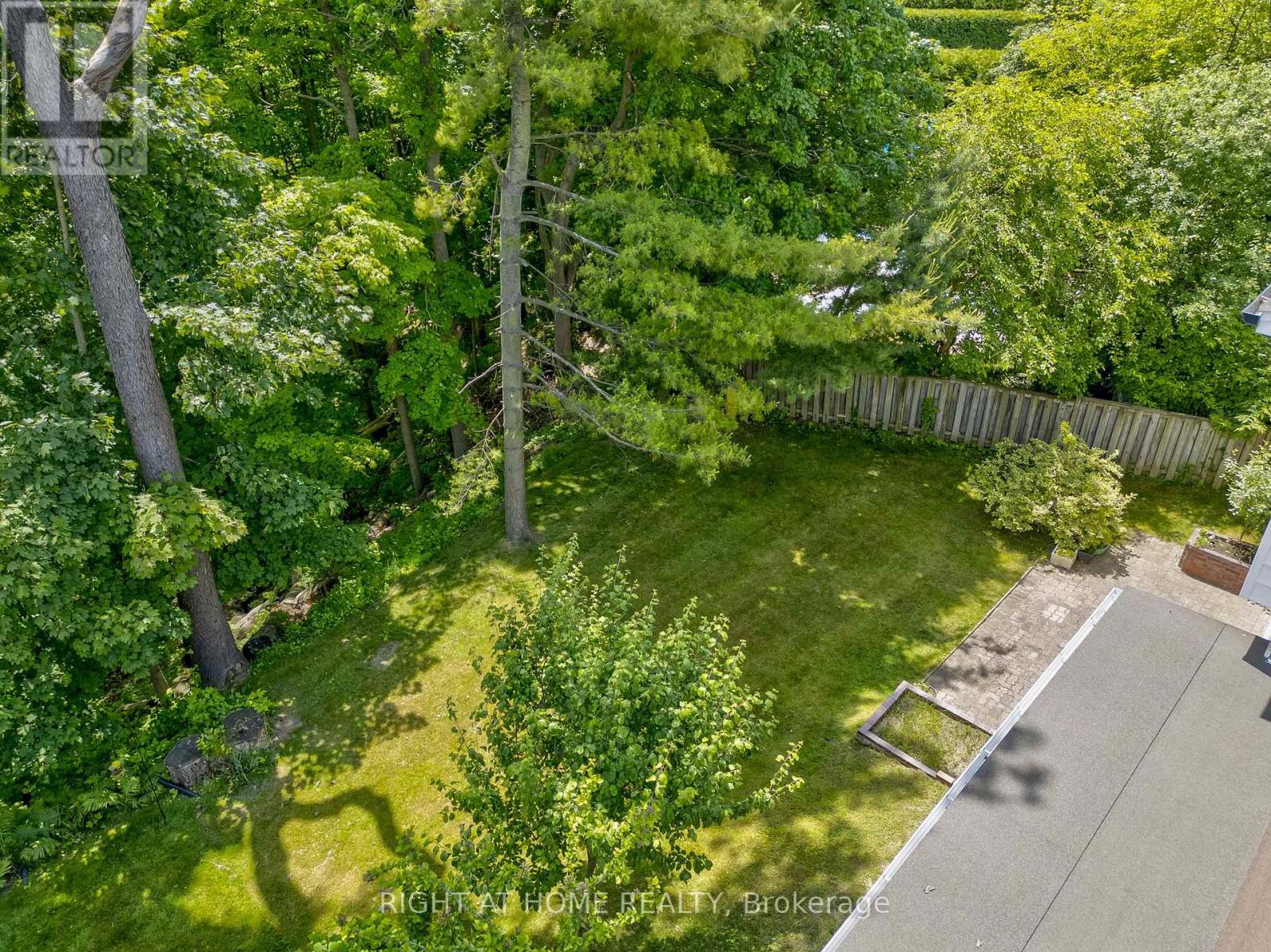 85 Robinhood Drive, Hamilton (Dundas), Ontario  L9H 4G2 - Photo 48 - X12228259