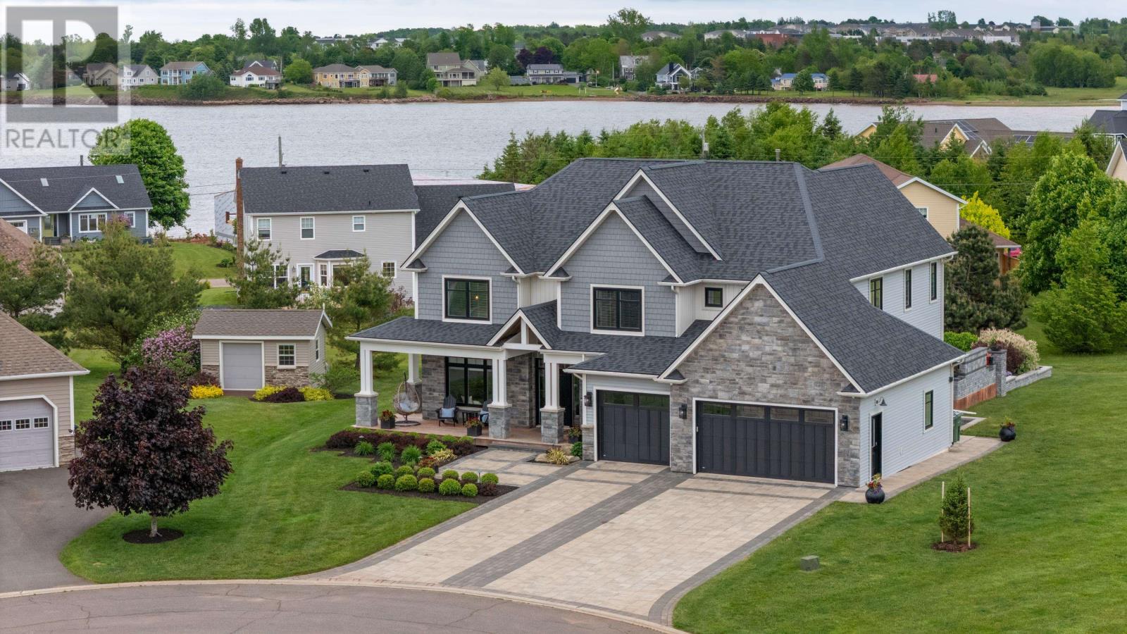 Property at 11 Avalon Court image 1