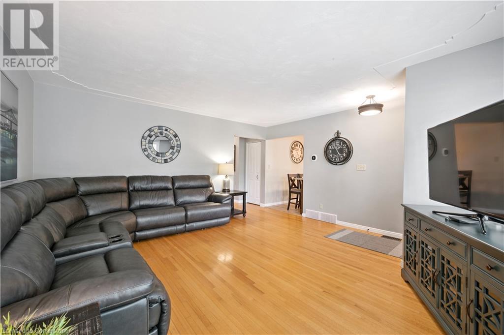 Property at 1446 PINEVIEW Court image 5