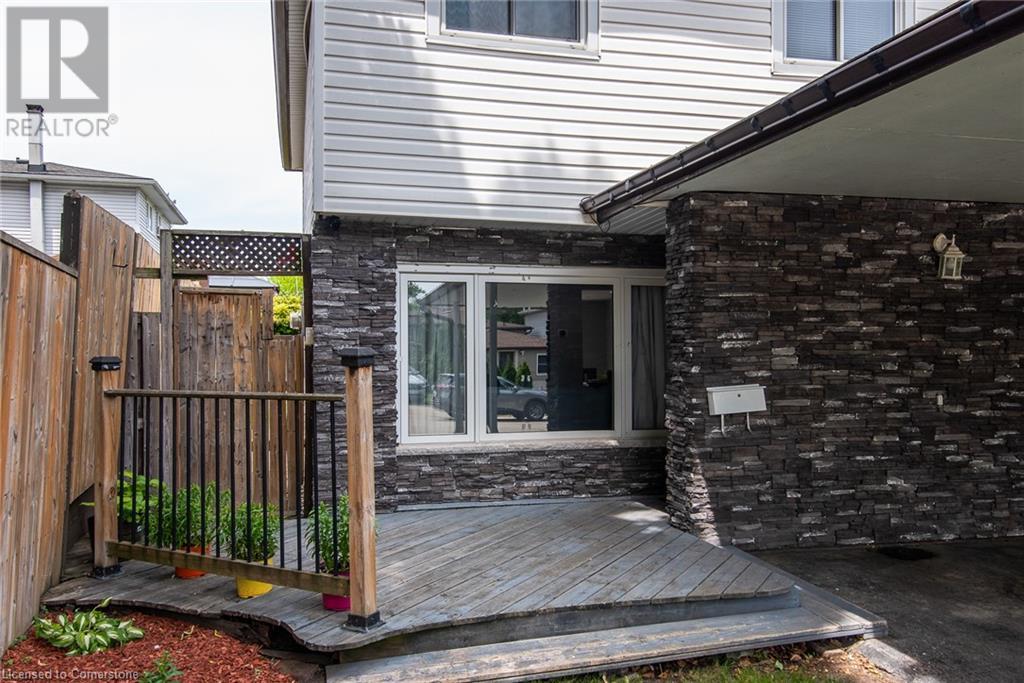 Property at 451 PINETREE Crescent image 4