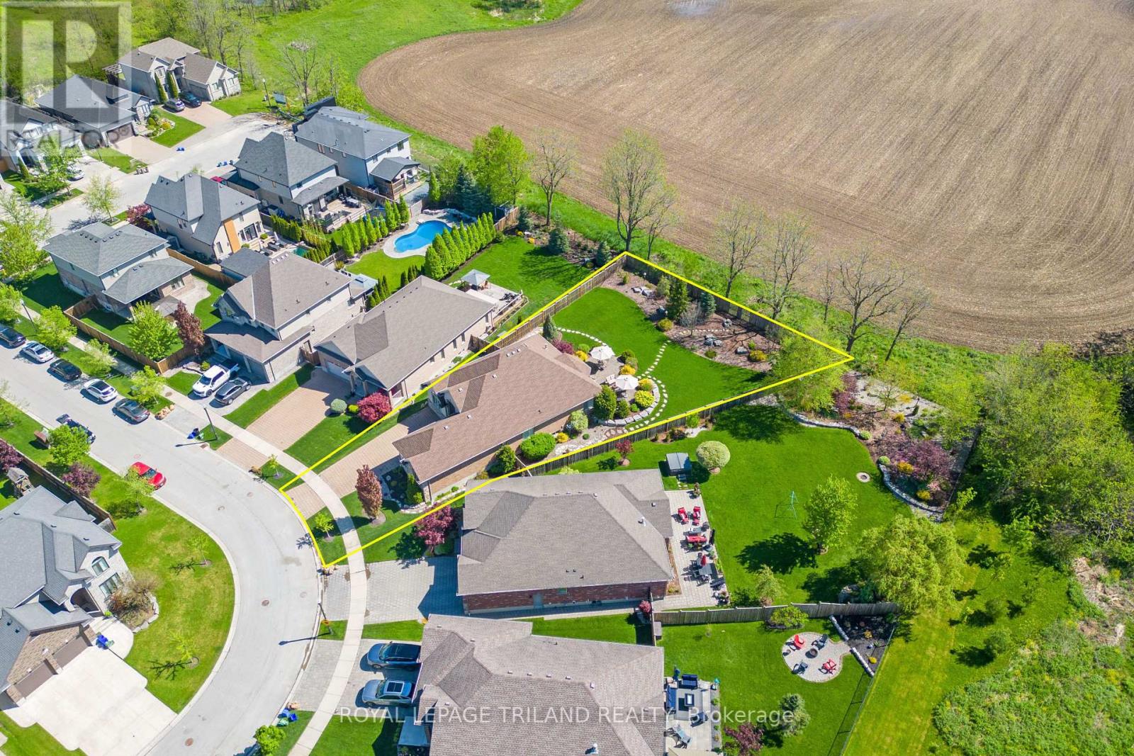 Property at 6525 UPPER CANADA CROSSING image 3