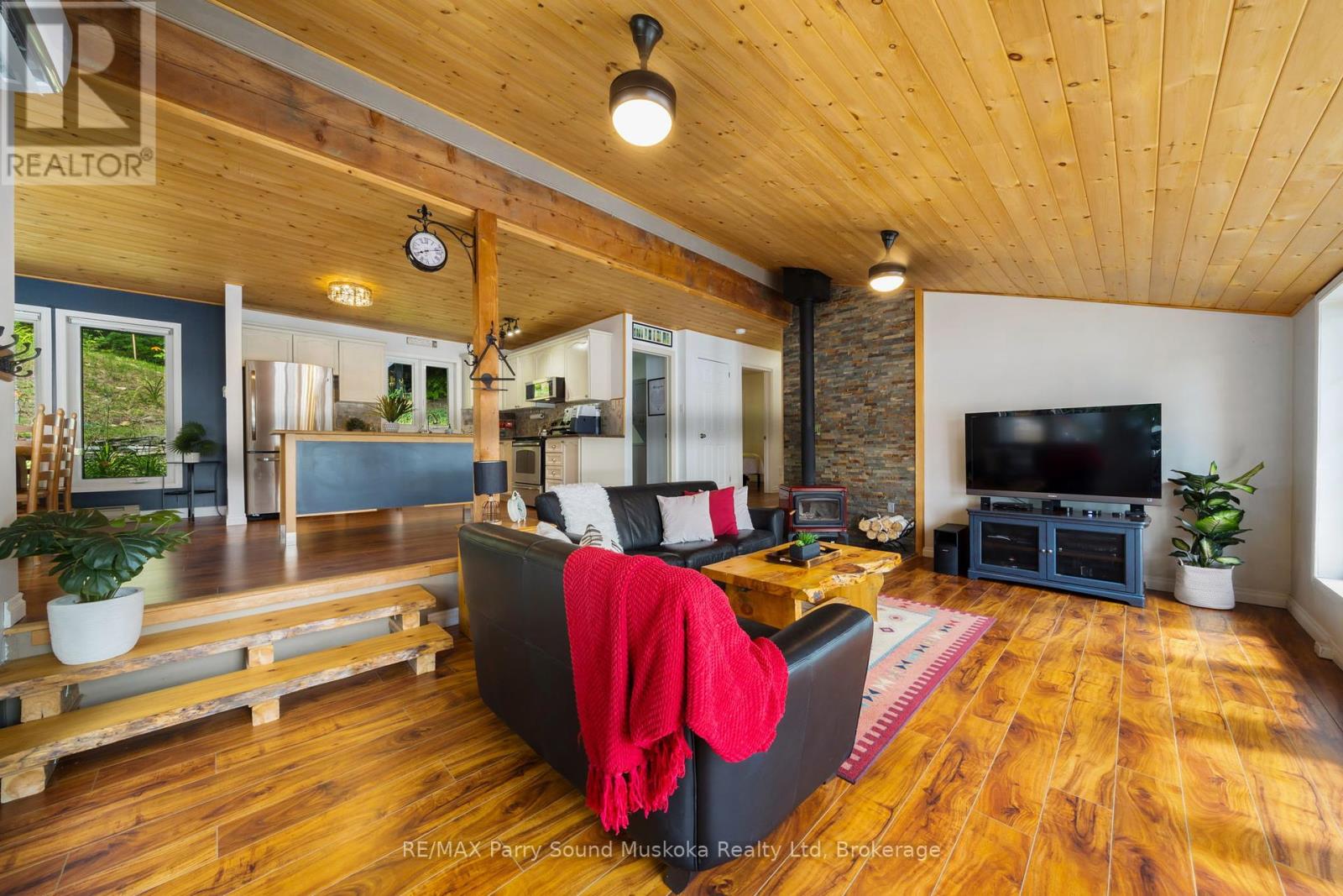 362 Healey Lake, The Archipelago, Ontario  P0G 1C0 - Photo 6 - X12221815