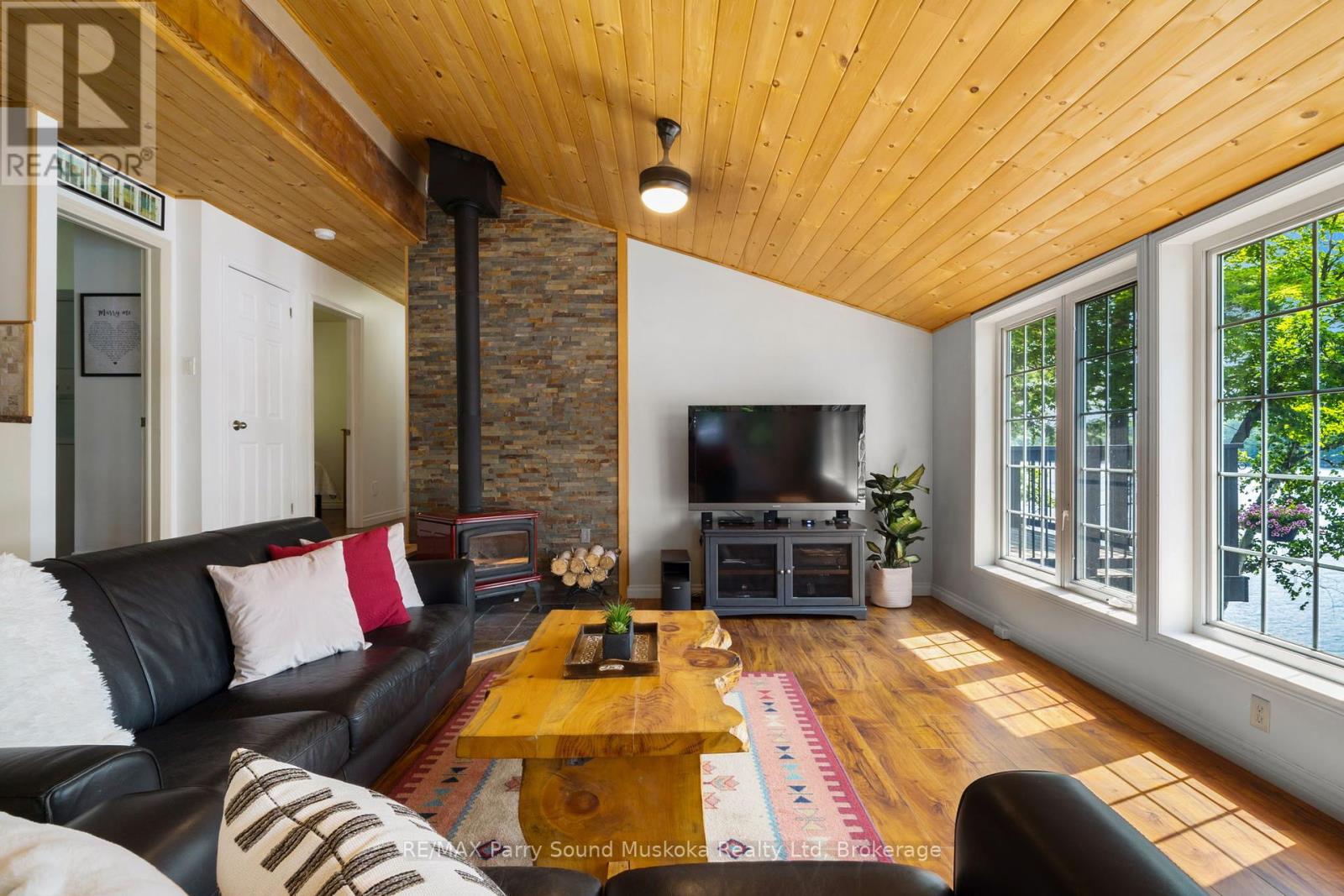 362 Healey Lake, The Archipelago, Ontario  P0G 1C0 - Photo 7 - X12221815