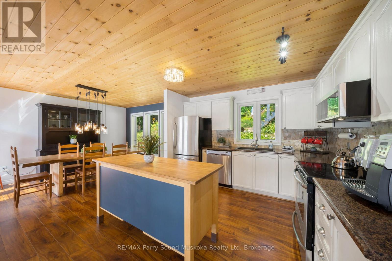 362 Healey Lake, The Archipelago, Ontario  P0G 1C0 - Photo 16 - X12221815