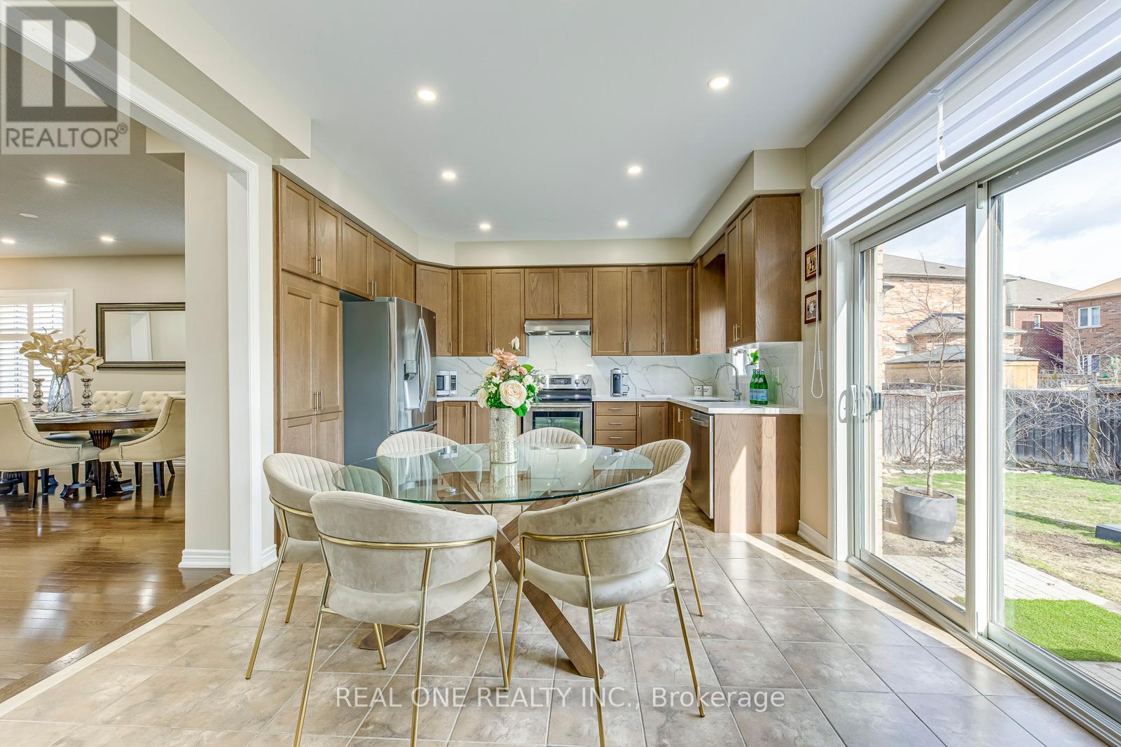 3133 Hiram Terrace, Oakville (Go Glenorchy), Ontario  L6M 0P7 - Photo 11 - W12228403