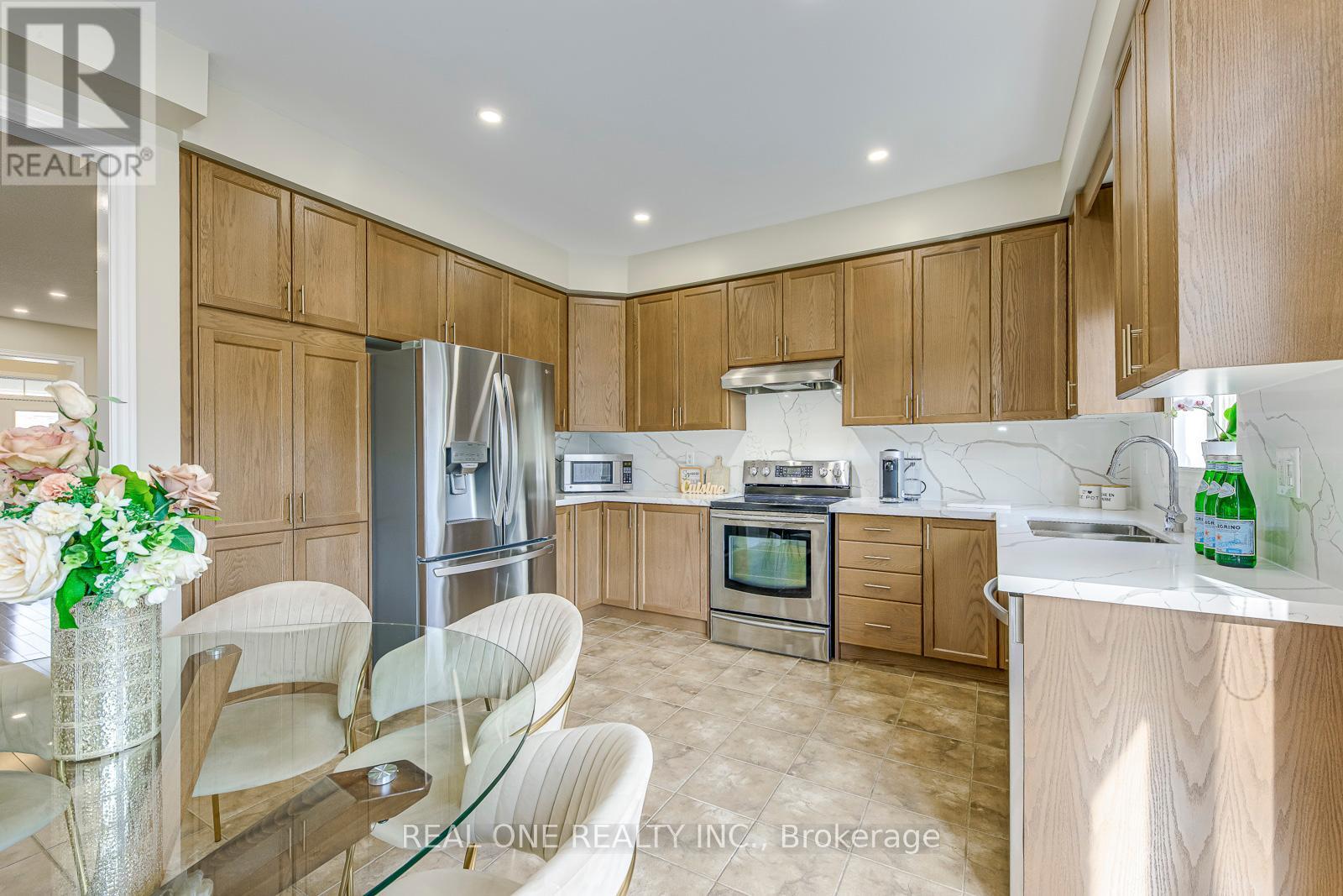 3133 Hiram Terrace, Oakville (Go Glenorchy), Ontario  L6M 0P7 - Photo 13 - W12228403