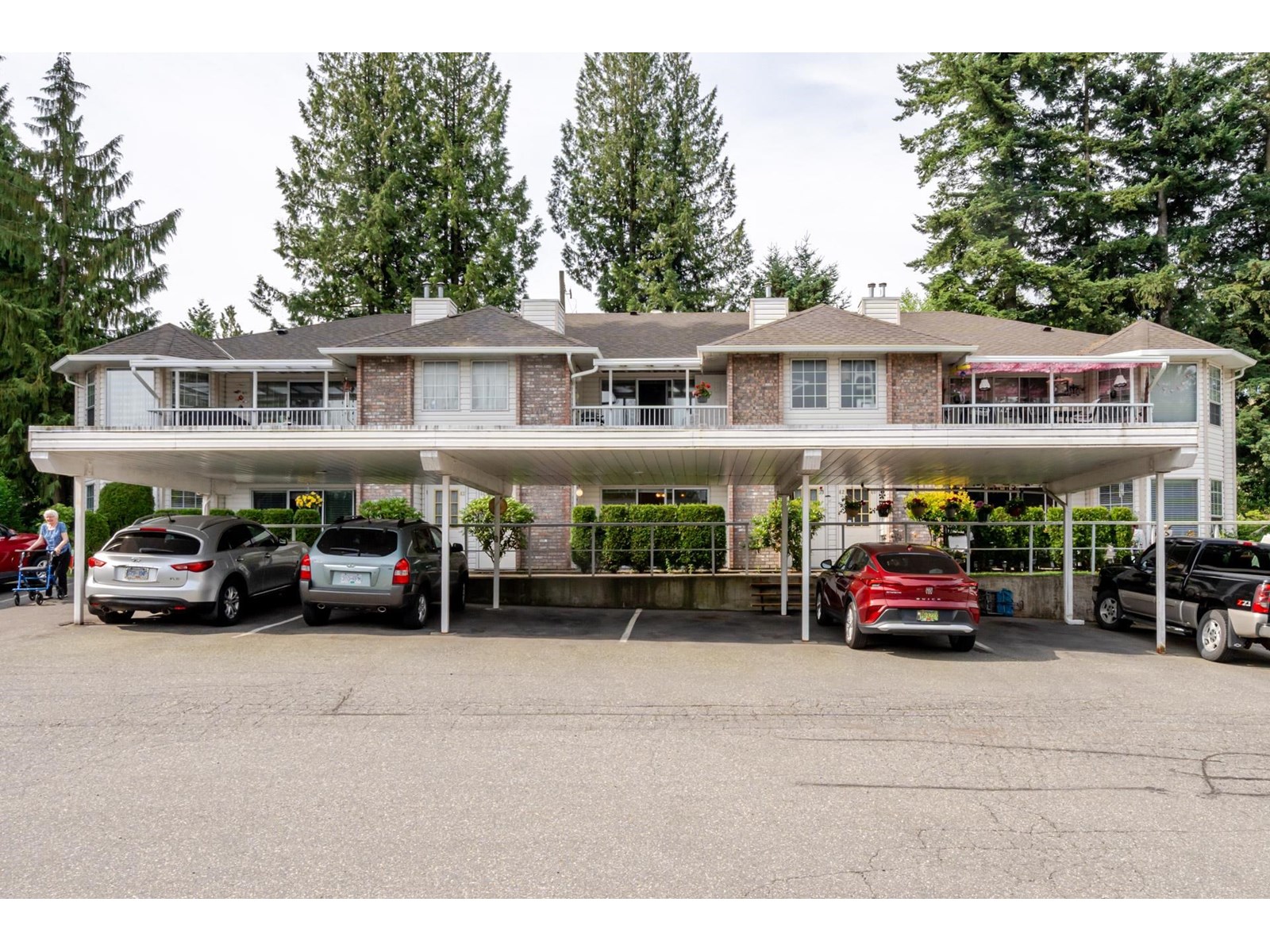 Property at 41 33123 GEORGE FERGUSON WAY image 3