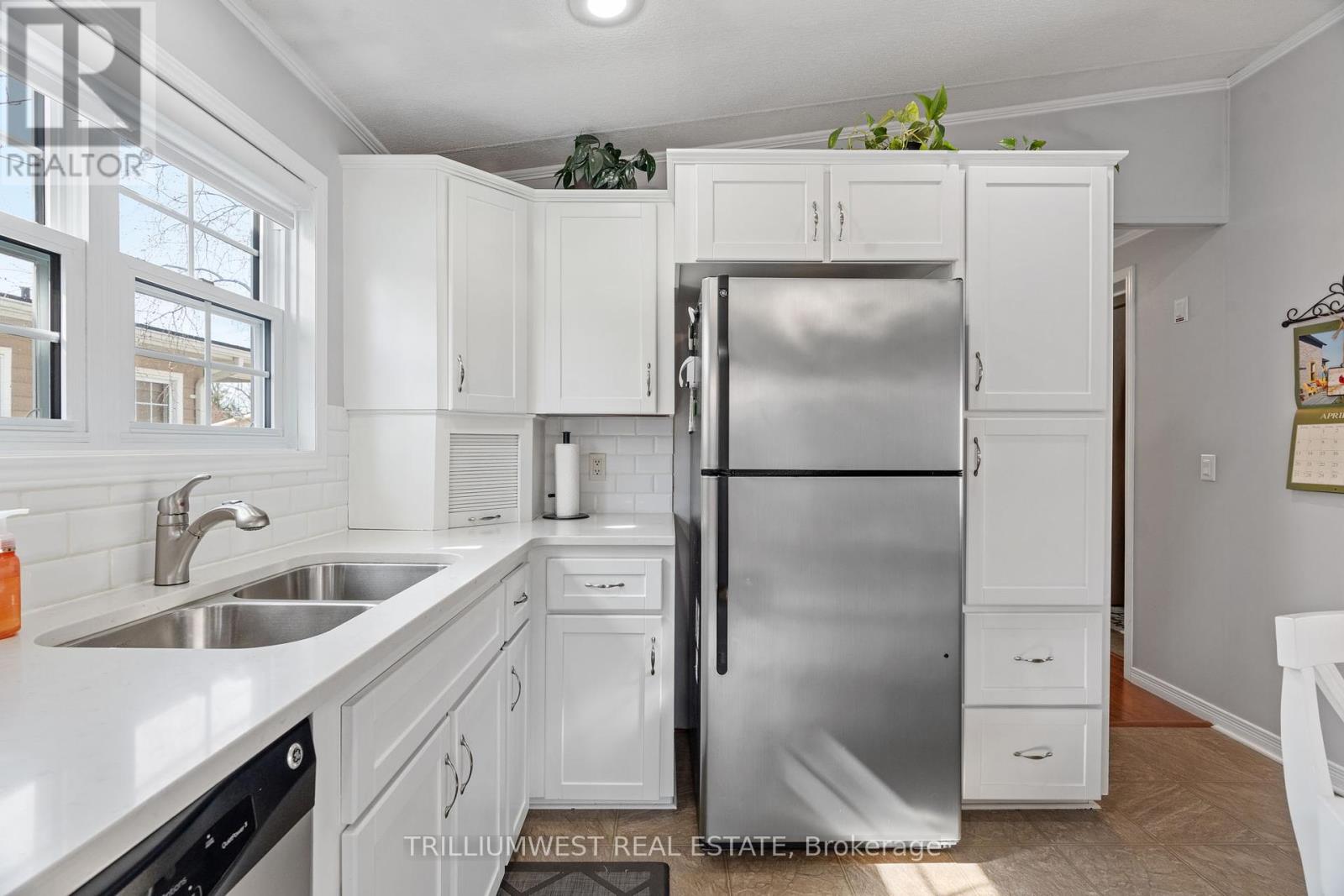 #29 Rowan - 77307 Bluewater Highway, Bluewater, Ontario  N0M 1G0 - Photo 13 - X12135821