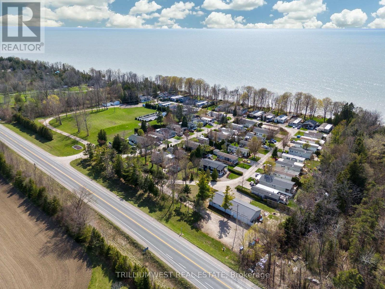 #29 Rowan - 77307 Bluewater Highway, Bluewater, Ontario  N0M 1G0 - Photo 33 - X12135821