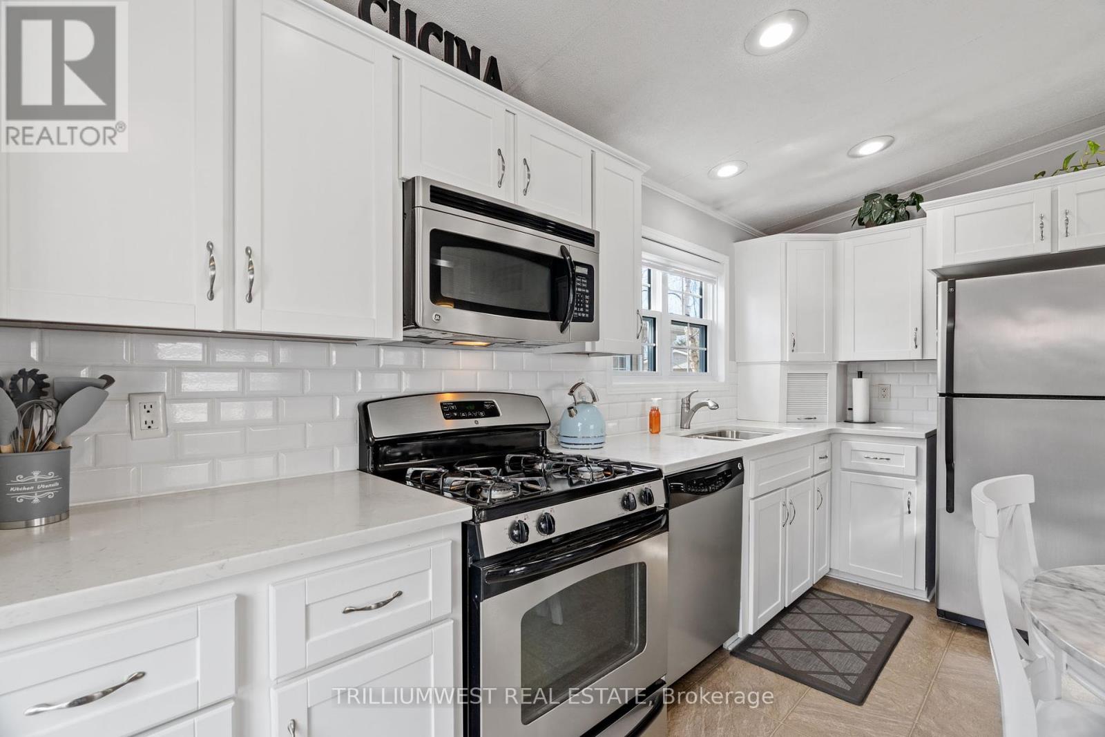 #29 Rowan - 77307 Bluewater Highway, Bluewater, Ontario  N0M 1G0 - Photo 12 - X12135821