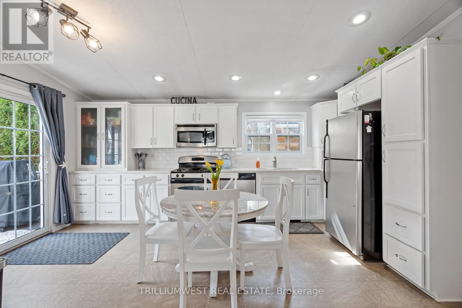 #29 Rowan - 77307 Bluewater Highway, Bluewater, Ontario  N0M 1G0 - Photo 9 - X12135821