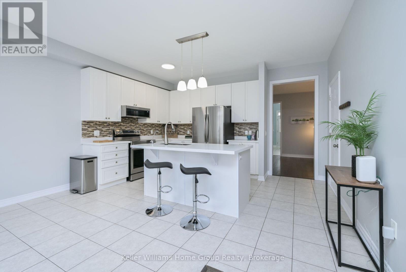 656 Armstrong Road, Shelburne, Ontario  L9V 3V4 - Photo 6 - X12228549