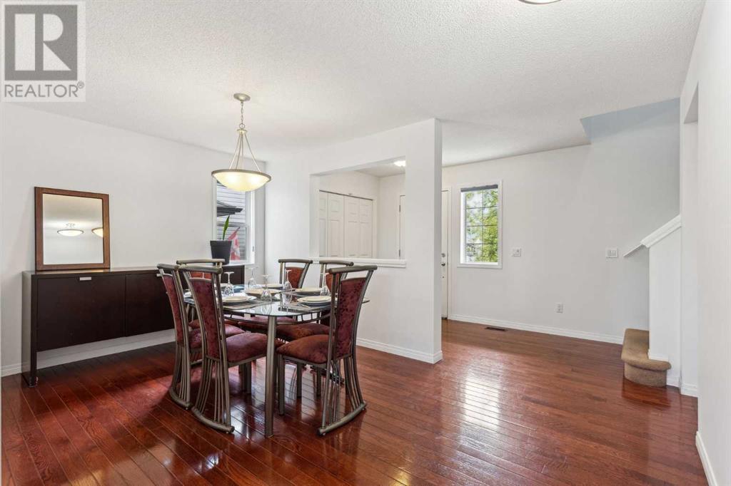Property at 160 Rockywood Park NW image 3