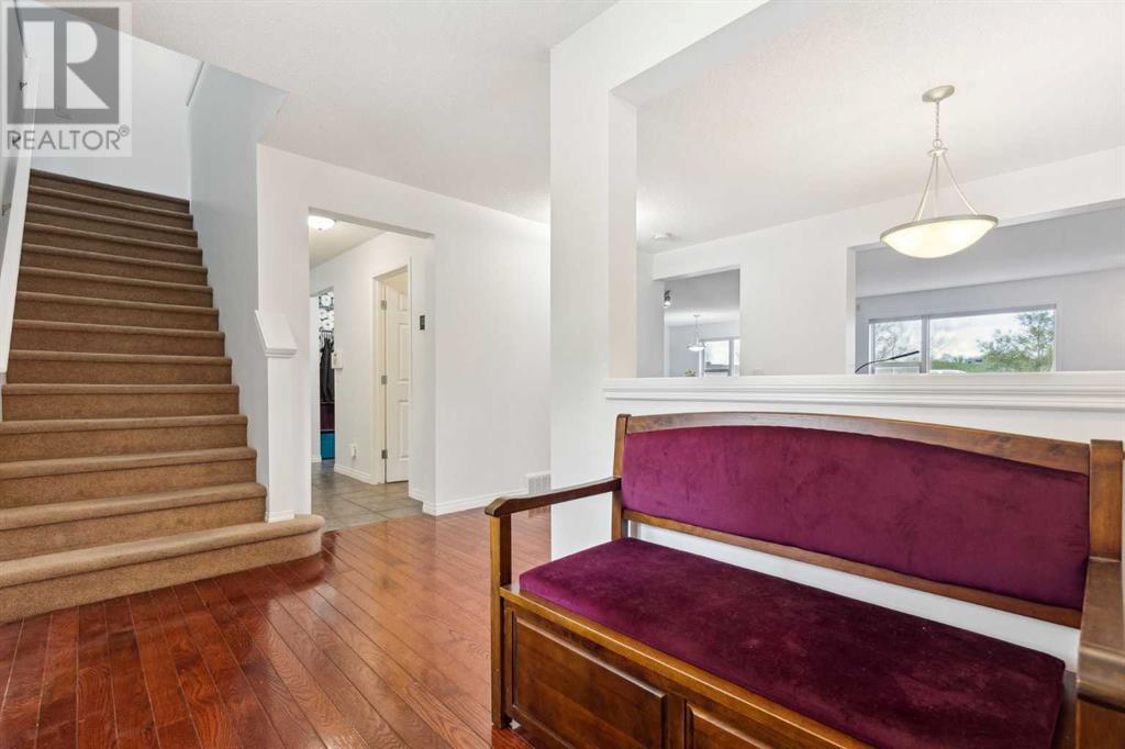 Property at 160 Rockywood Park NW image 2