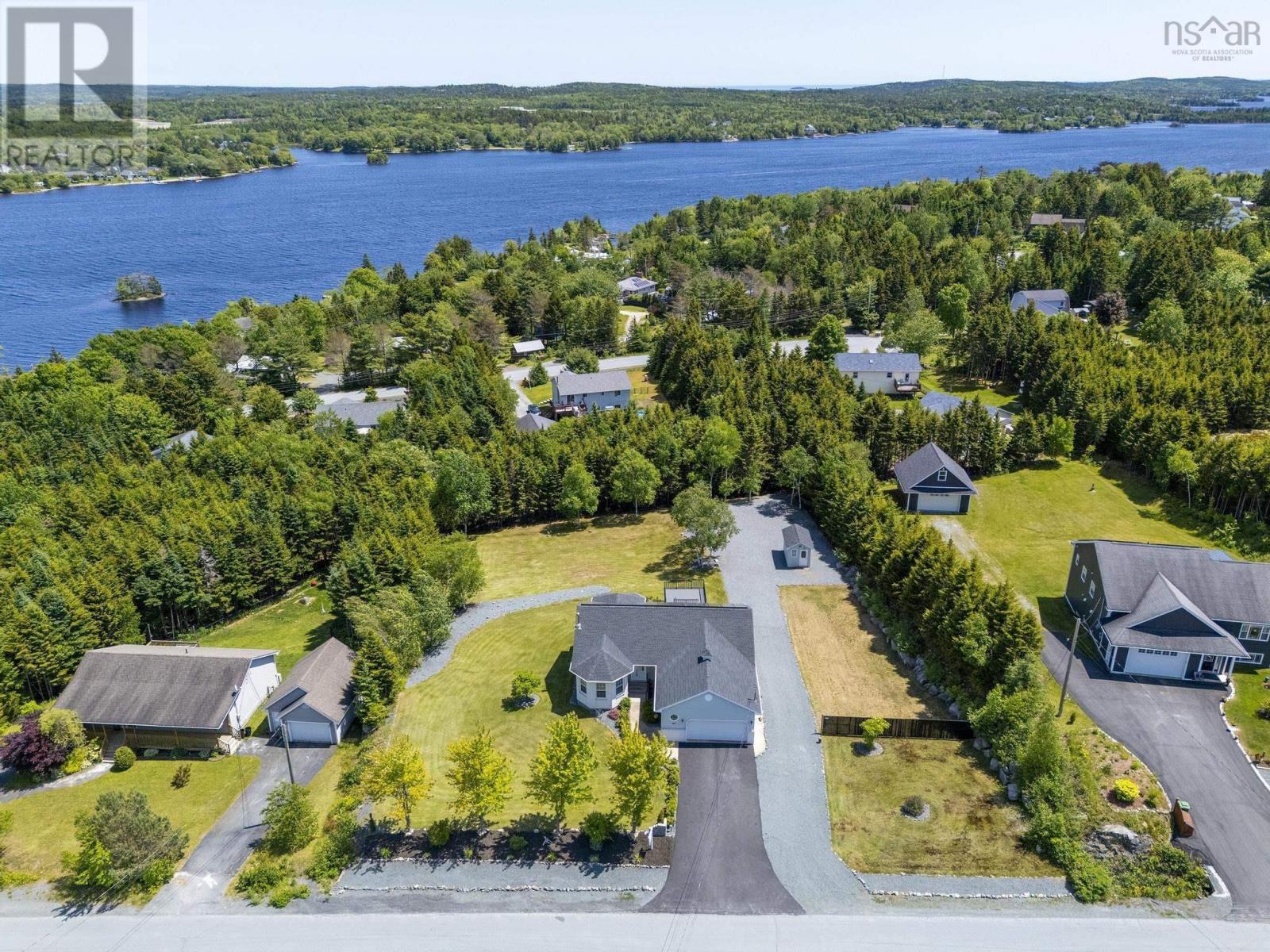 Property at 87 Candlewood Drive image 4