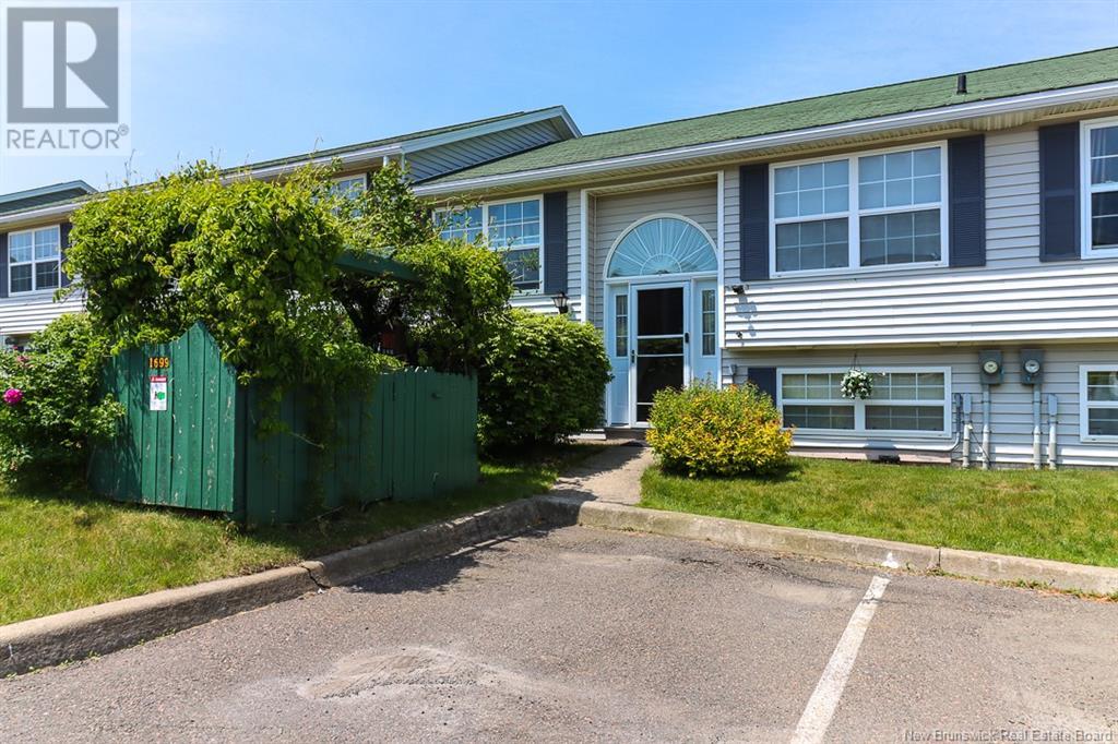 Property at 27 Longview Court image 2