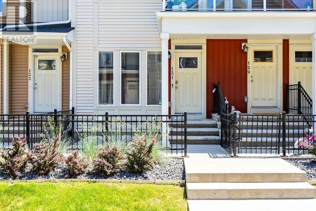 Property at 131 Auburn Meadows Walk SE image 3