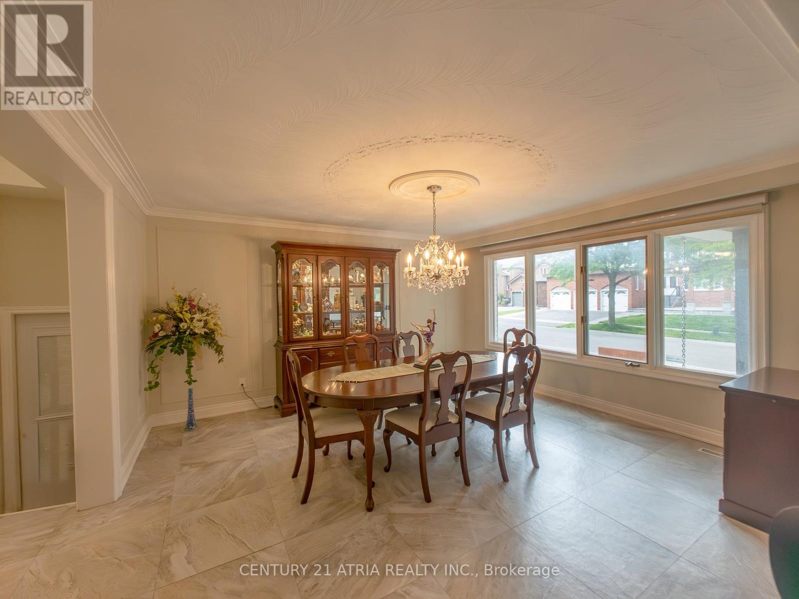 2 Norwich Drive, Markham, Ontario  L3P 6R9 - Photo 4 - N12223248