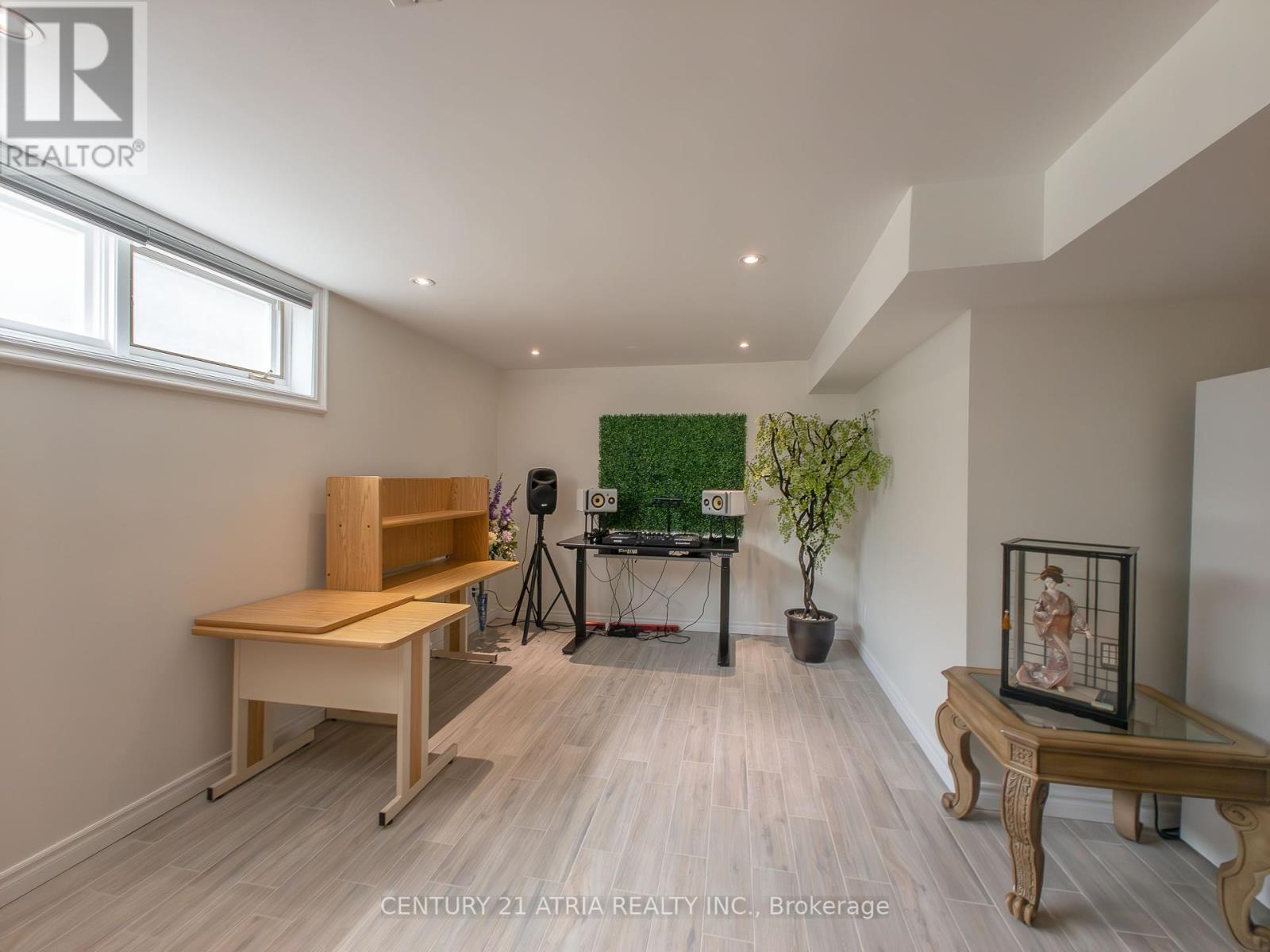 2 Norwich Drive, Markham, Ontario  L3P 6R9 - Photo 15 - N12223248